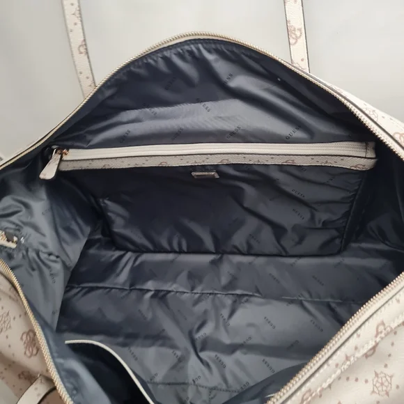 Guess Logo Duffle Bag - Picture 7 of 9
